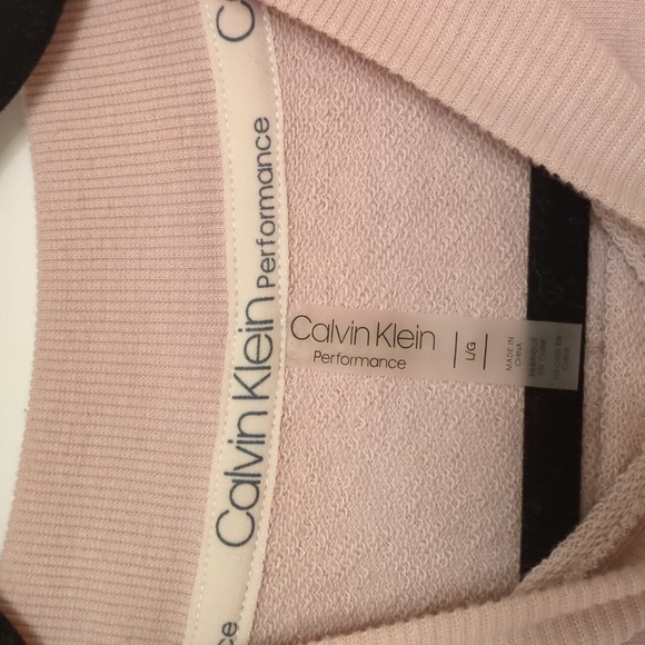 Calvin Klein cropped sweatshirt - Picture 2 of 7